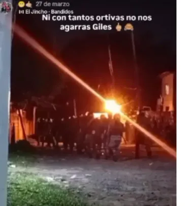 policias de noche.webp Otra Vez Molina Punta: otra pelea entre pandillas a piedrazos y tiros con «tumberas»