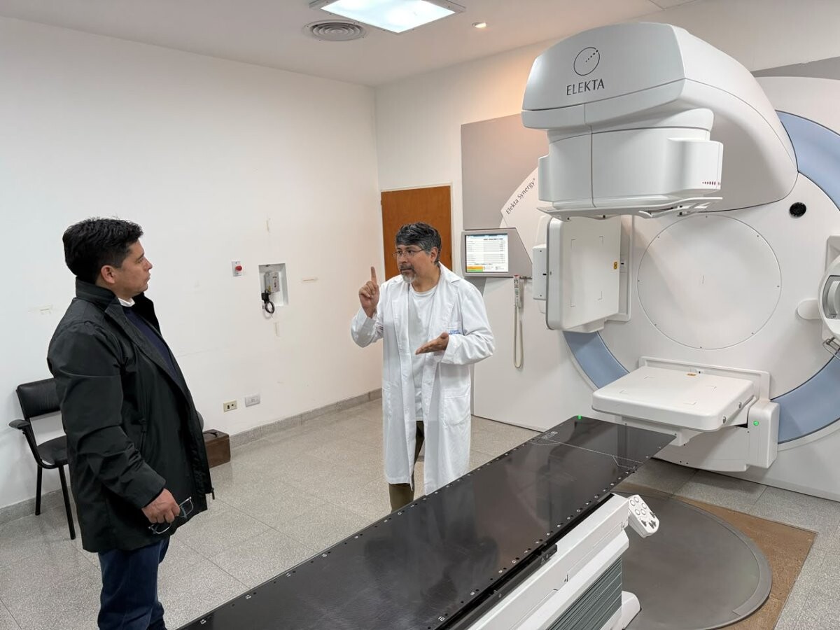 Claudio Vidal recorrió el Centro de Medicina Nuclear y Radioterapia de la Patagonia Austral