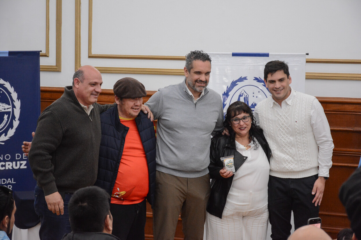 El Gobierno refuerza la producción familiar con 10.000 kits de semillas y nuevas experiencias de hidroponía