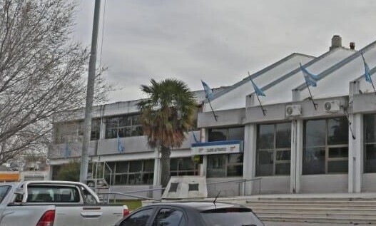 Golpeó y pateo un cajero automático y deberá pagar 248 mil pesos en concepto de reparación