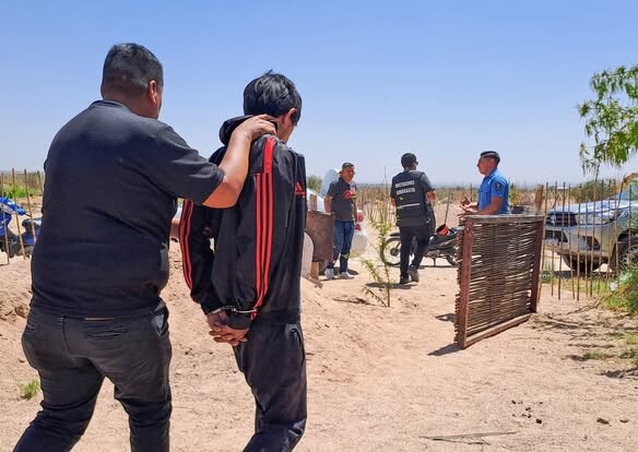 pp.jpg AIMOGASTA: DETIENEN A UN SOSPECHOSO POR EL ROBO AL UN LOCAL