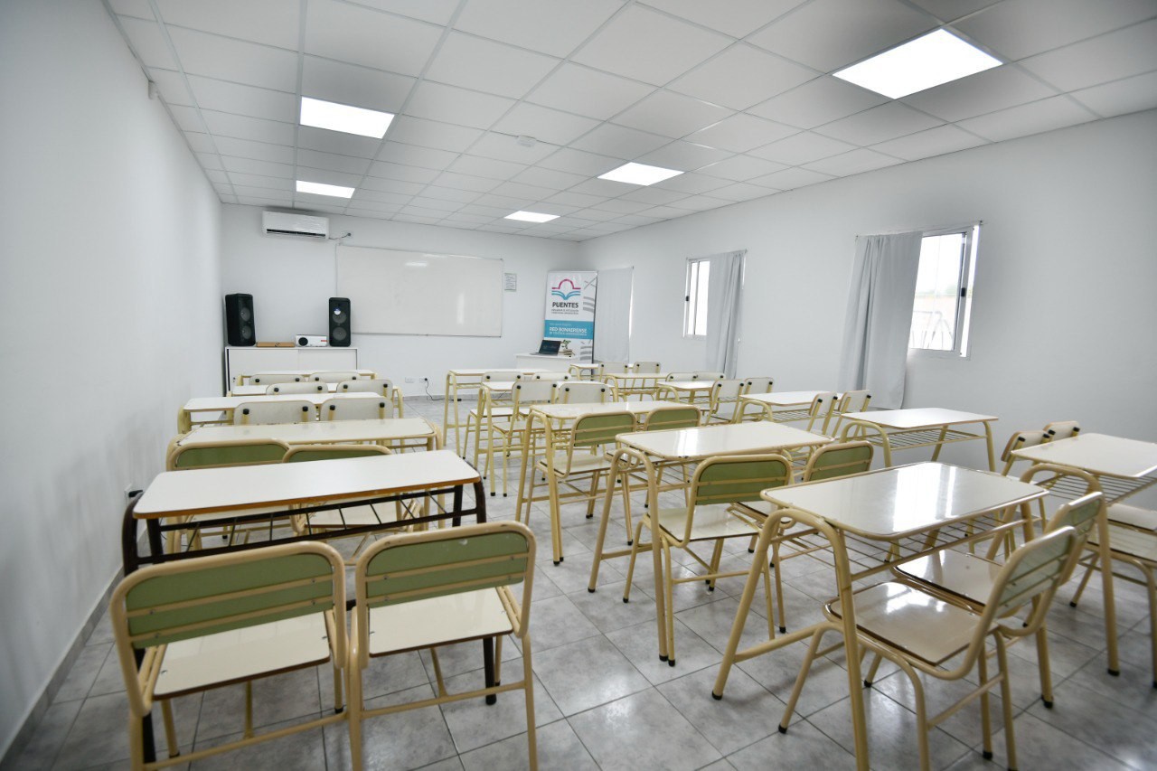 El Programa Puentes abre inscripciones a carreras universitarias en 29 municipios bonaerenses El Programa Puentes abre inscripciones a carreras universitarias en 29 municipios bonaerenses