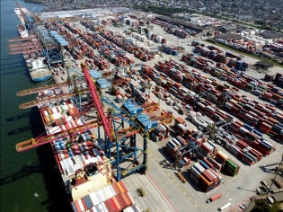 Brasil inaugura nueva ruta marítima directa con Asia desde el puerto de Pecém