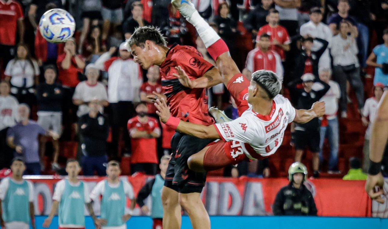 El Globo ganó y quiere volar alto en Liniers. Independiente a la Sudamericana