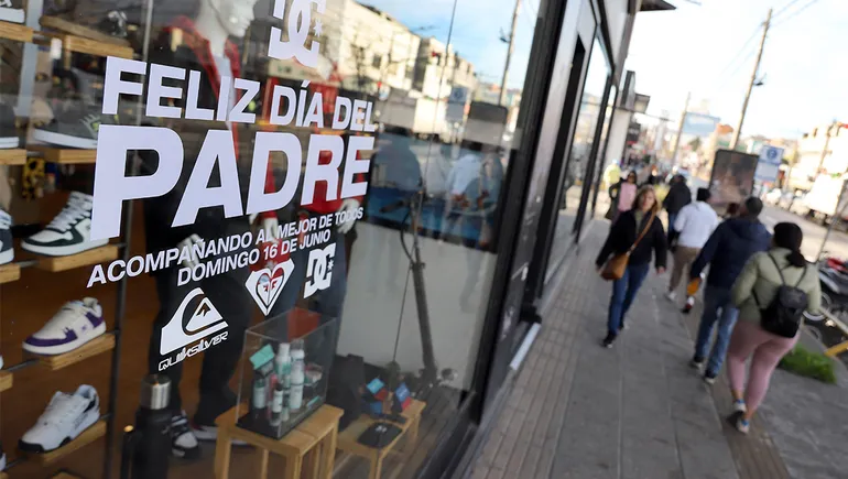 Día del Padre: el comercio abrirá el sábado feriado con descuentos de hasta 30% y expectativas de repunte en las ventas