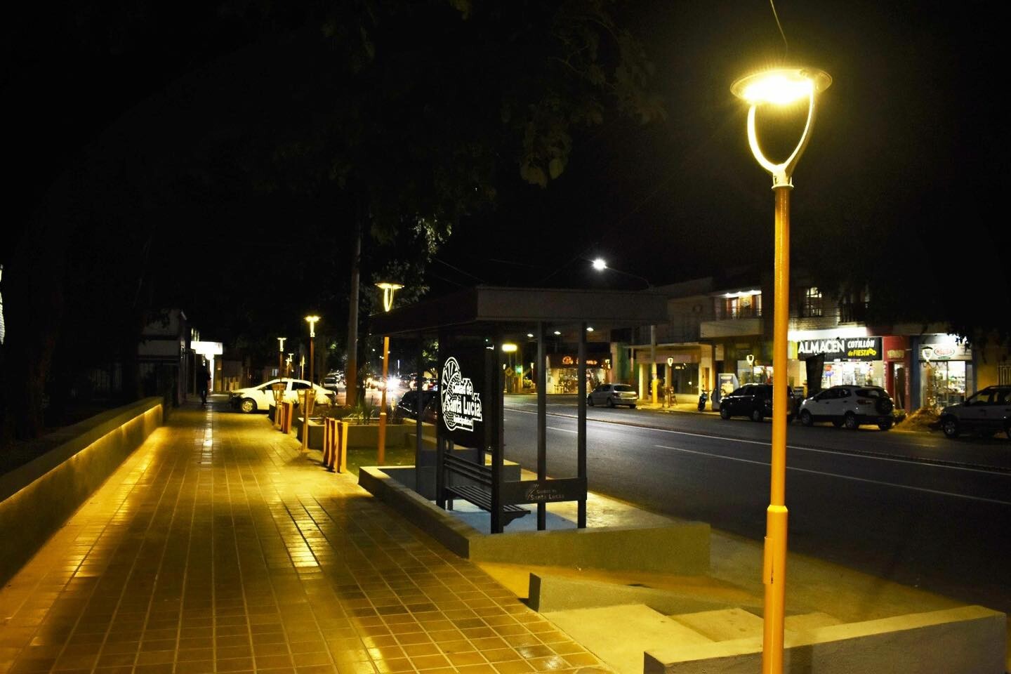 Quedo concluida la obra de  remodelación en una de las  esquinas mas emblemáticas del departamento de Santa Lucia.
