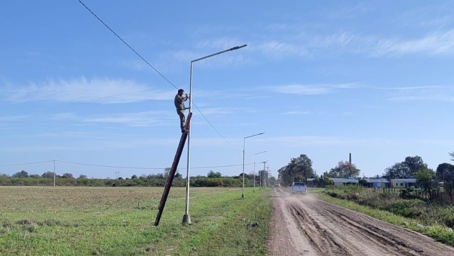 reposición alumbrado calle Storni.jpg Se Repusieron Los 200 Mts De Cables Robados Del Alumbrado Publico De Calle Storni
