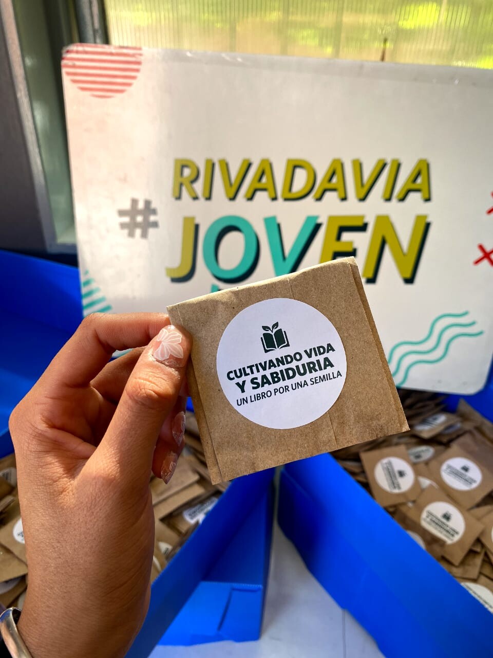 RIVADAVIA: cultiva Vida y Sabiduría, «Un Libro por una Semilla»