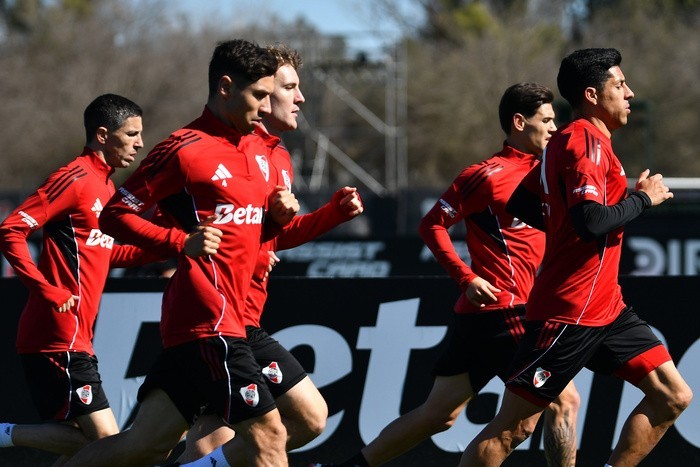 riverentrenamientovslanus.jpg Lanús recibe a River y mucho más en el lunes LPF