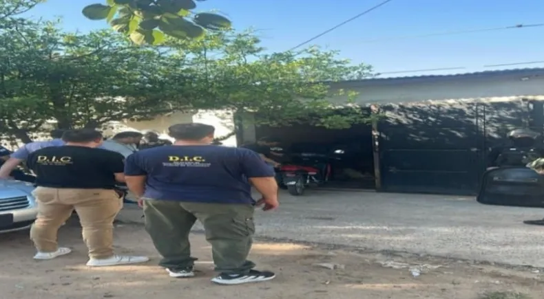 robo millonario.webp Dos detenidos por el millonario robo a un supermercado al que ingresaron a través de un boquete