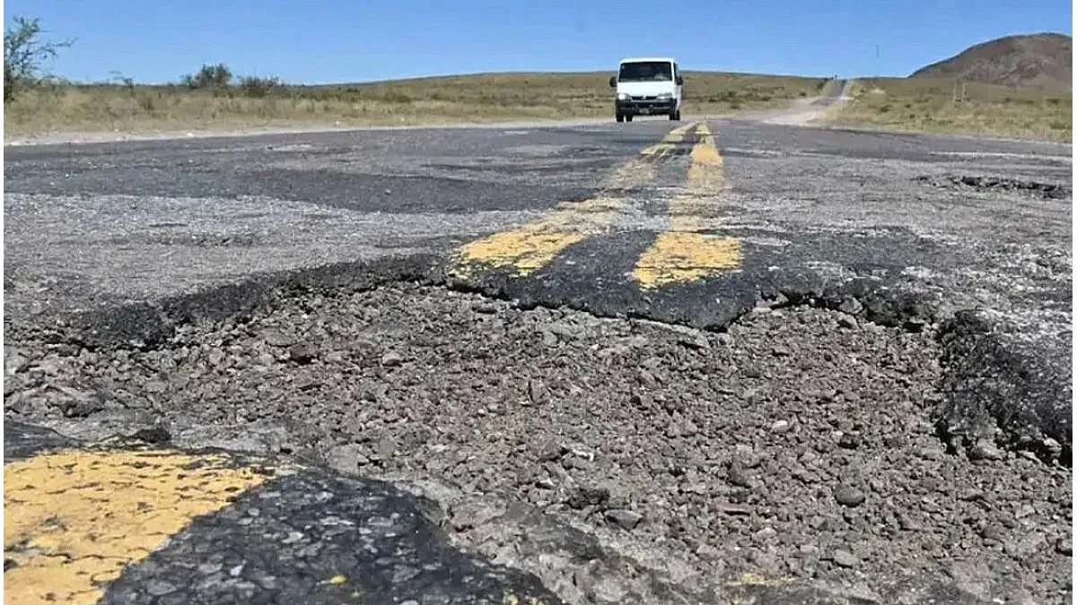 rutas-nacionales-mal-estadojpg.webp La gravísima denuncia contra Milei por el cierre de Vialidad: «Habrá rutas de la muerte»