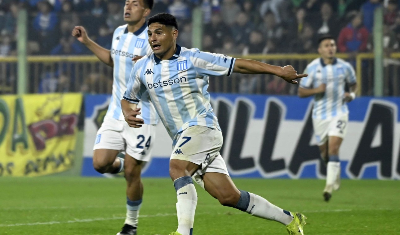 Racing lo dio vuelta en Varela y se clasificó a octavos de final