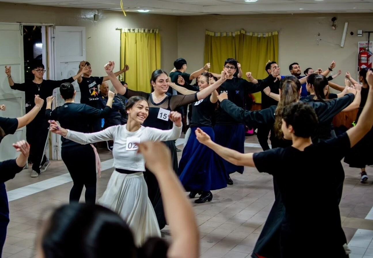 El Grupo de Jóvenes Investigadores en Folklore llevó a cabo la audición de artistas de danza para conformar el elenco que realizará la Apertura Artística de la “sede San Martín de San Juan” del Pre-Cosquín 2025
