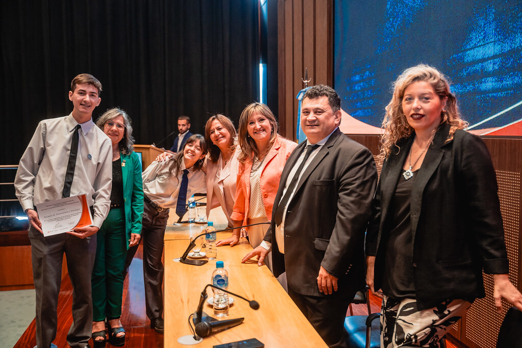 Educación Técnica abrió su semana con firma de convenios y un streaming