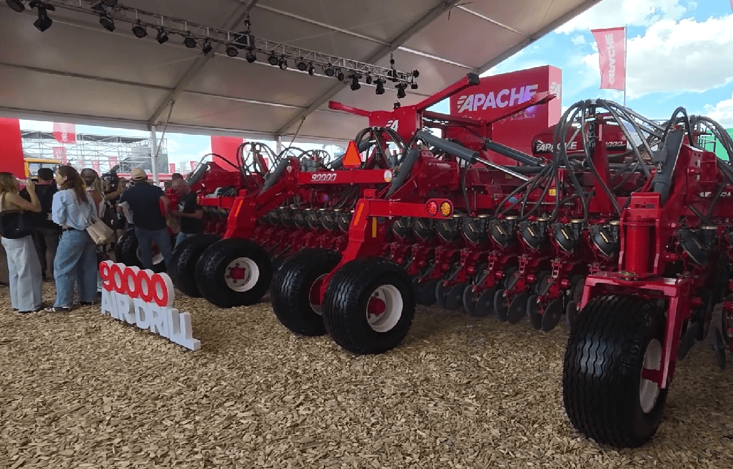 Desde Las Parejas, sembradoras y tractores evolucionan a través de la innovación