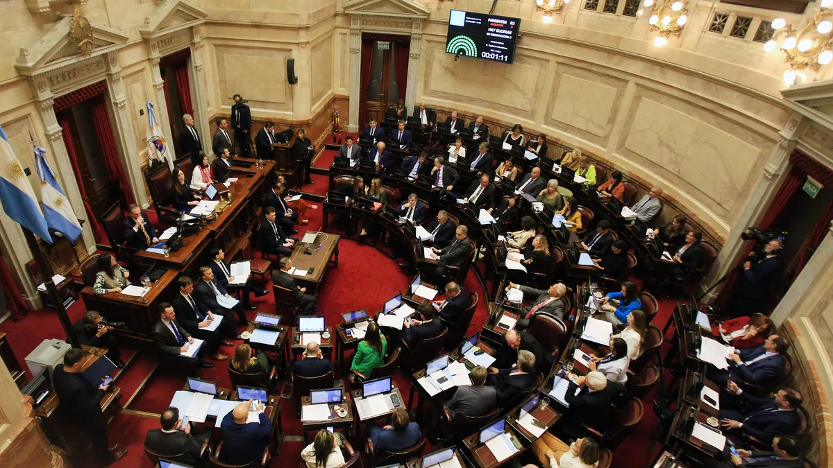 Se descongelan los sueldos de los senadores y pasarían a ganar alrededor de  millones