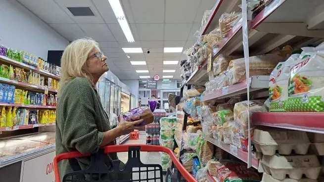 señora.webp Economía La inflación de julio fue de 1,9% y acumuló 36,6% en el último año