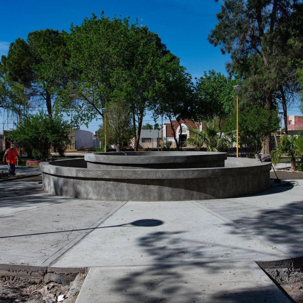El intendente de Santa Lucia estuvo recorriendo la obra de remodelación de la  plaza de Alto de Sierra