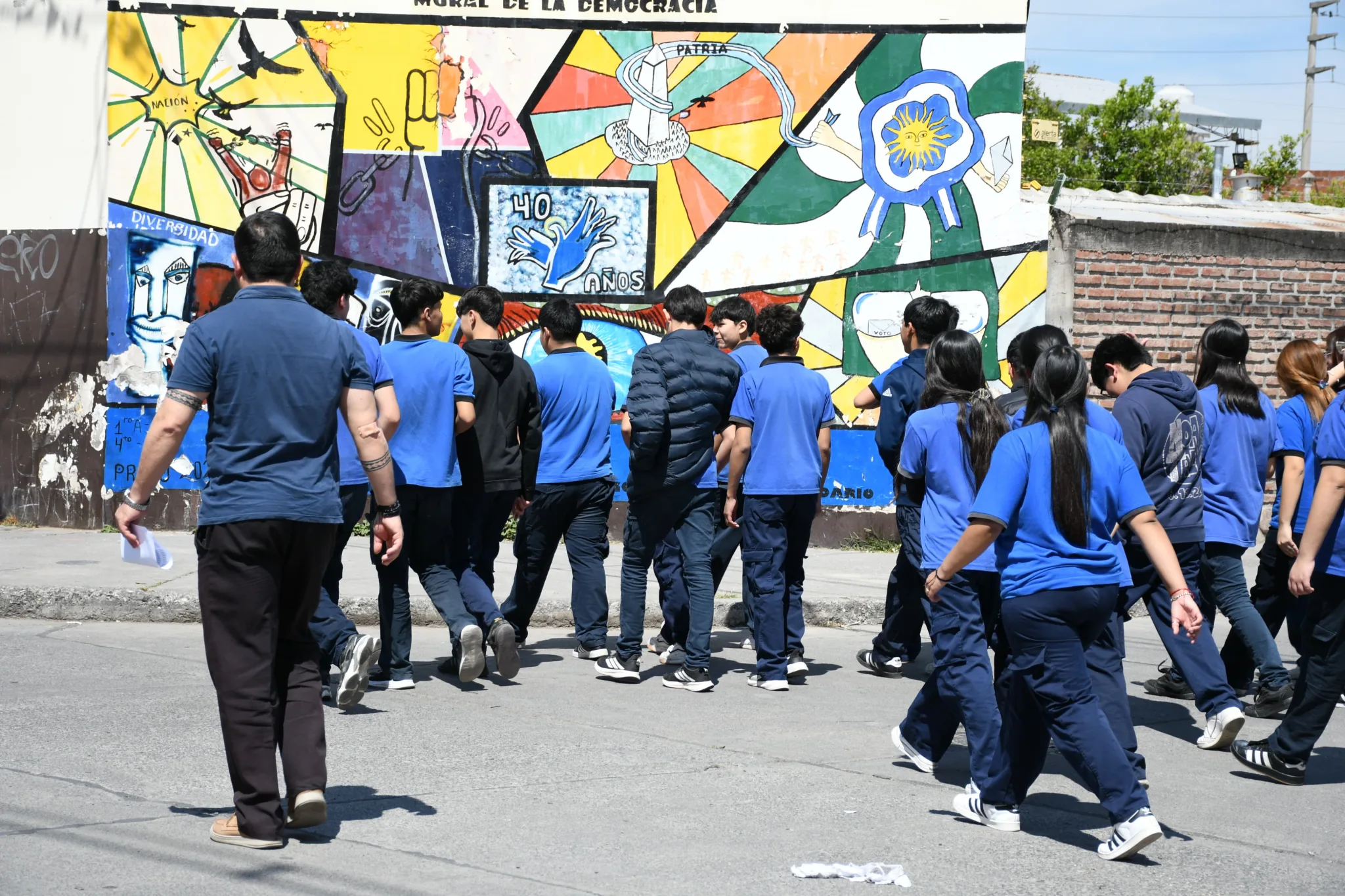 simulacro-de-sismo-escuela-goytia-6-2048x1365.webp