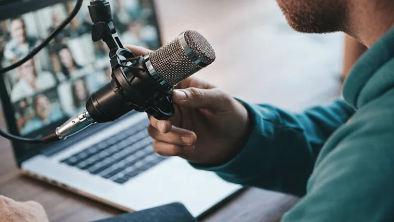 “voces que emprenden”: dictarán un taller de podcast para emprendedores y creadores de contenido