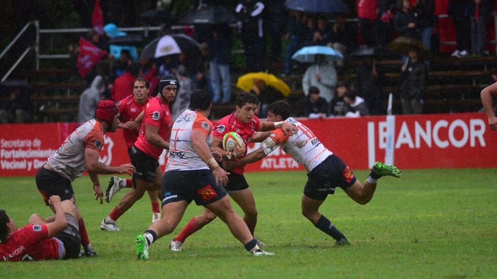 Tarucas se hizo fuerte en Córdoba. Superó con ajustado score a Dogos XV