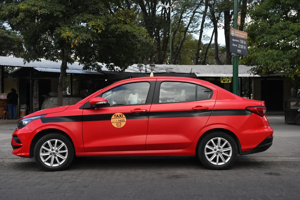 taxi-1-1024x683.webp Taxis y remises serán eximidos del pago del Impuesto Automotor