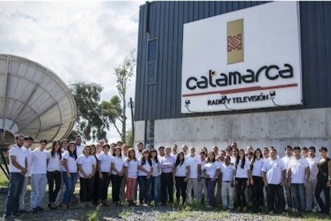 ANTE EL INMINENTE CIERRE DEL CANAL SE REALIZA ABRAZO SIMBÓLICO