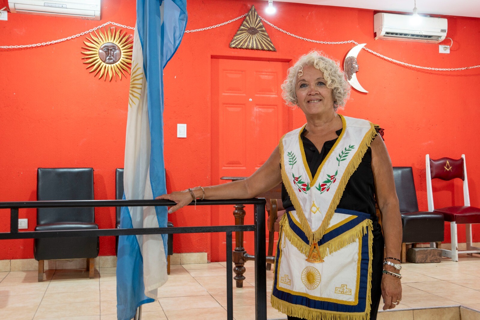 templo masonico - Gran Maestra Maria Elena Castillo.jpg