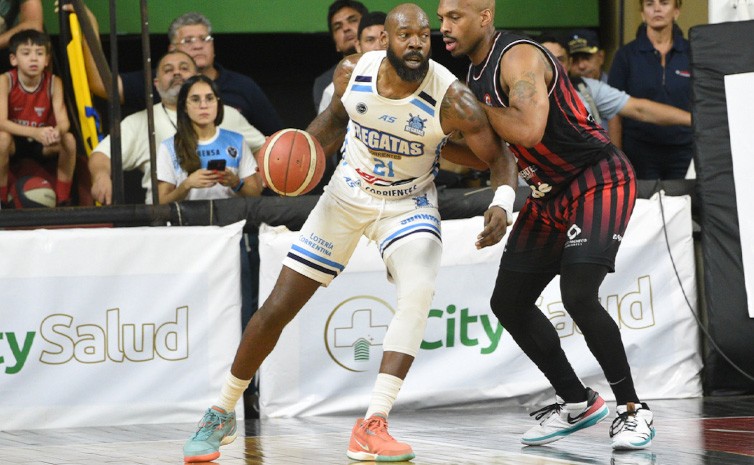Regatas se quedó con el clásico correntino. Hoy, en Mardel y Caballito