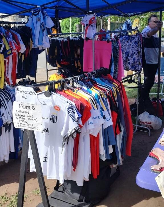 El Municipio notificó sobre la falta de autorización a feriantes instalados en la Plaza San Martín