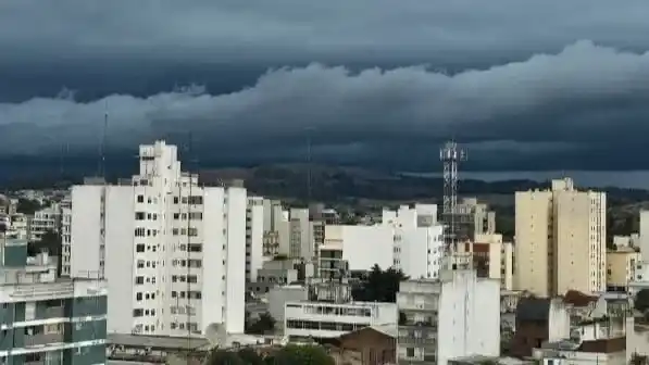 Emitieron alerta naranja por tormentas fuertes para la noche del martes en Tandil