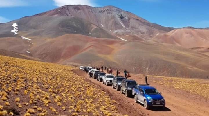 El laberinto rojo del tiempo: geología, emociones y turismo consciente en el Cañón del Triásico El laberinto rojo del tiempo: geología, emociones y turismo consciente en el Cañón del Triásico