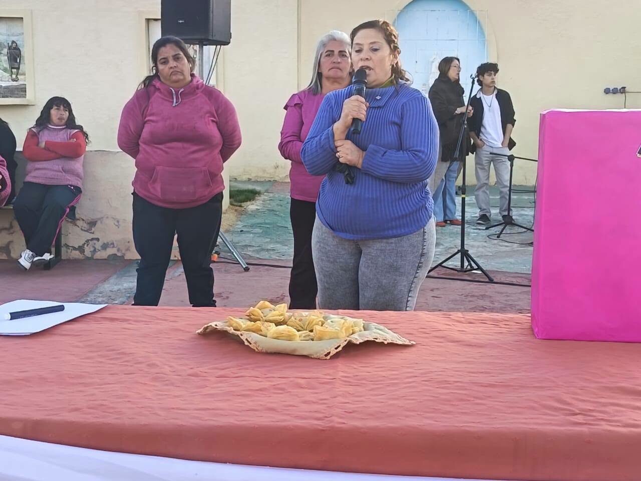 IGLESIA honra nuestra Independencia Nacional apoyando el trabajo local