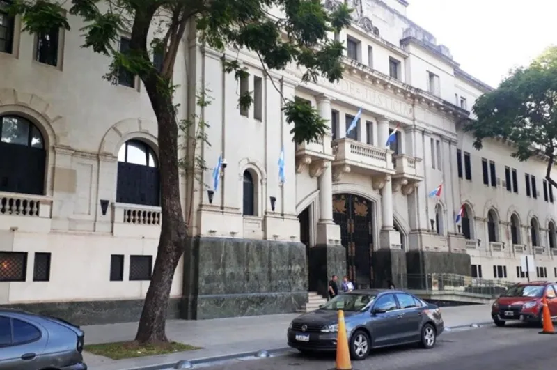 Versiones cruzadas en la audiencia imputativa de la pareja de la joven que murió quemada