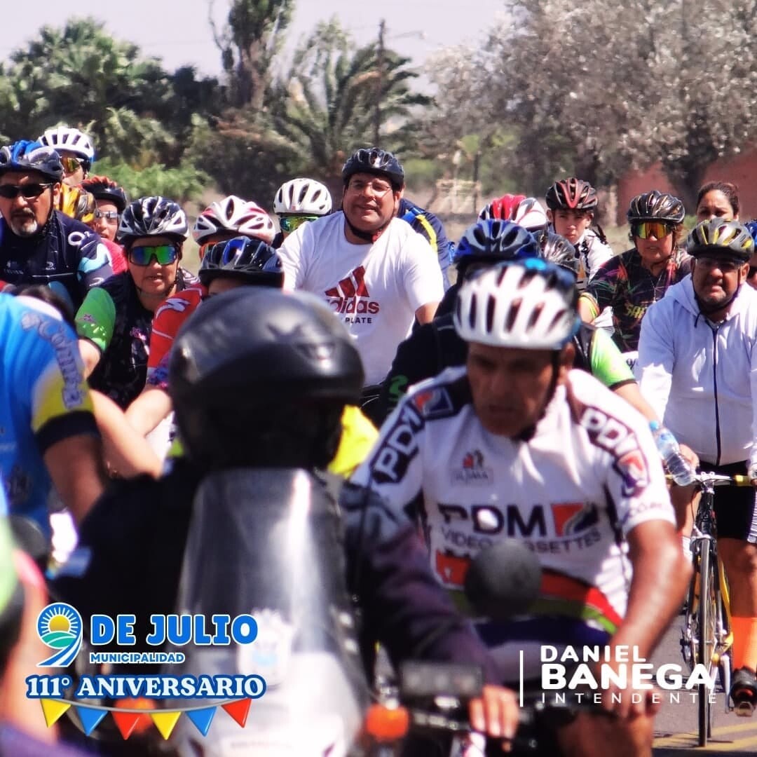 En el marco de las actividades previstas para el 111° aniversario del departamento de 9 de Julio, se llevó a cabo el Bici Tour «Transitando los caminos de mi pueblo», una iniciativa que convocó a vecinos de toda la comunidad para recorrer los 6 distritos que conforman el departamento.