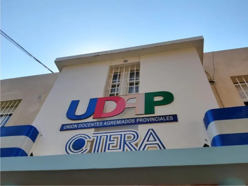 En la reunión conciliatoria del jueves 3 de Abril con gobierno, U.D.A.P., U.D.A. y A.M.E.T, volvieron a rechazar la oferta del ejecutivo.