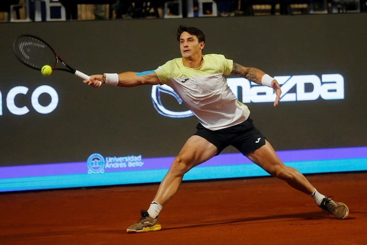 Ugo Carabelli volvió a ganar y ahora va con Djokovic. Triunfo de Cerúndolo