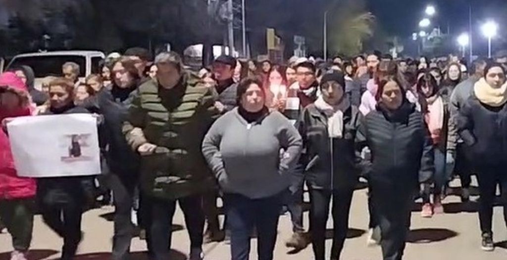 una_multitud_se_congrego_para_pedir_justicia_por_analia_danila_ovando_1.jpg una_multitud_se_congrego_para_pedir_justicia_por_analia_danila_ovando_1.jpg