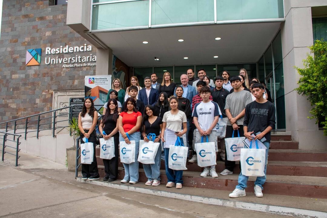 universitarios2983403be8047b6f