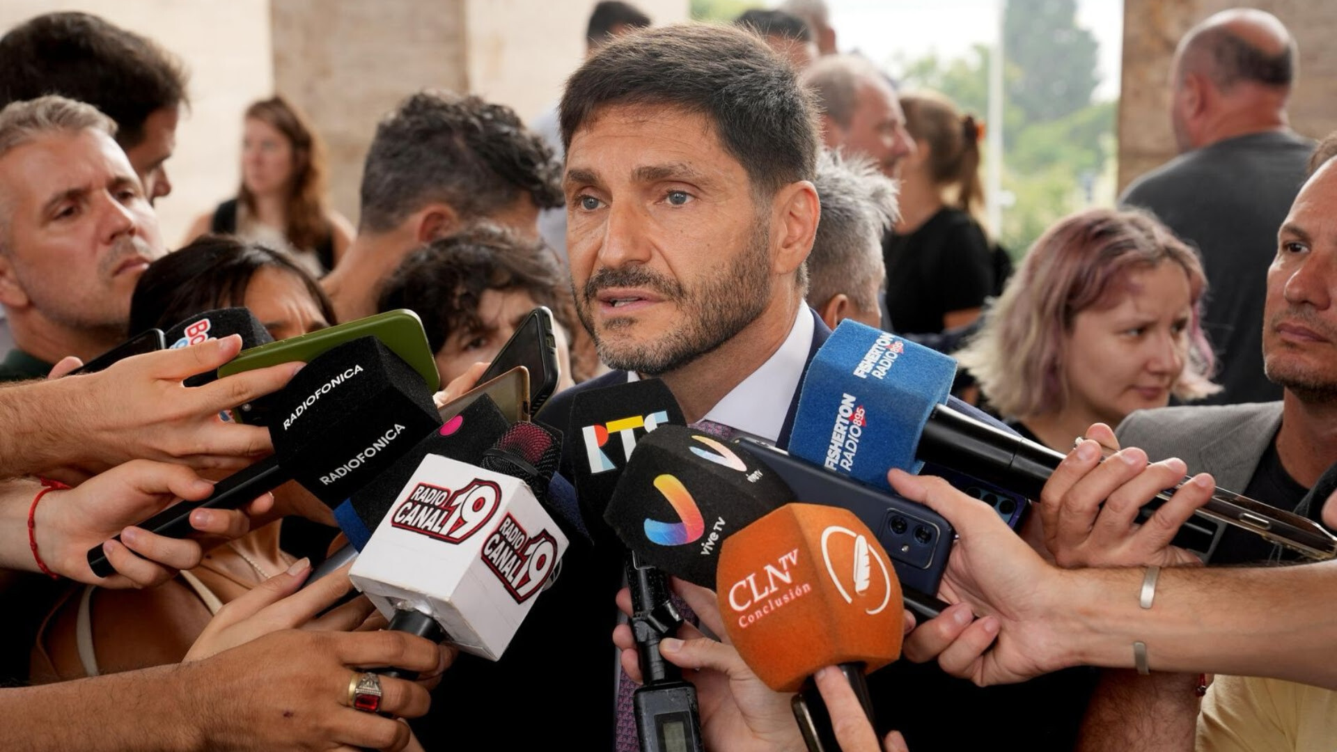 Tiroteo en escuela de San Cristóbal: Pullaro dispuso un amplio despliegue interministerial