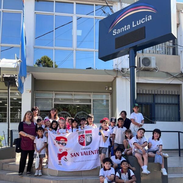 Con las puertas de la municipalidad  siempre abiertas, fueron recibidos mas alumnos en el edificio municipal de Santa Lucia