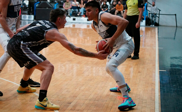 Independiente (Oliva) le ganó a Olímpico y hoy va contra Quimsa