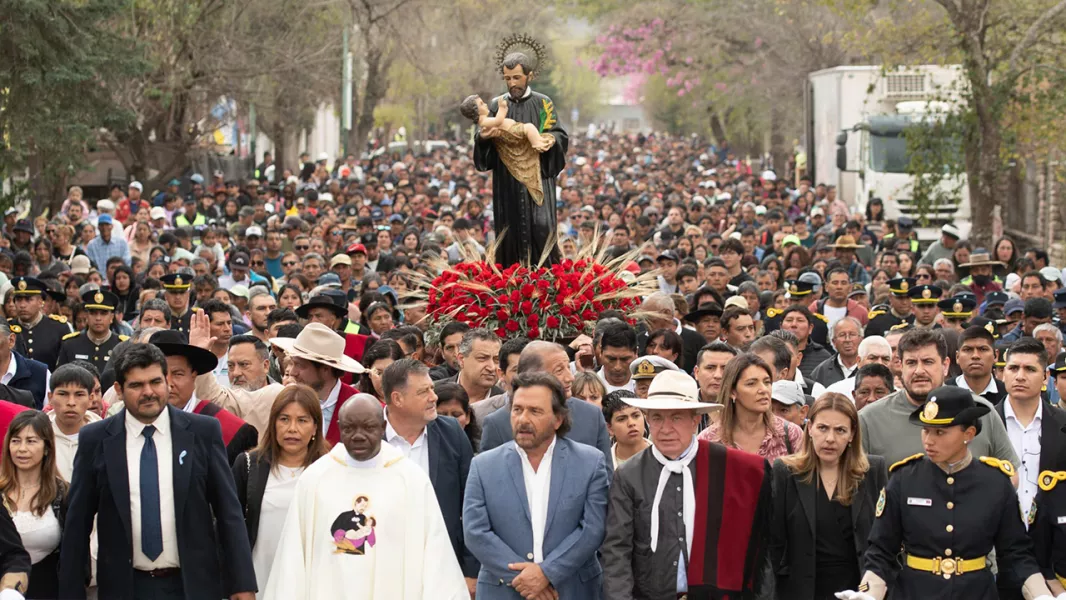 La comunidad de Vaqueros celebró a San Cayetano con el acompañamiento del Gobernador