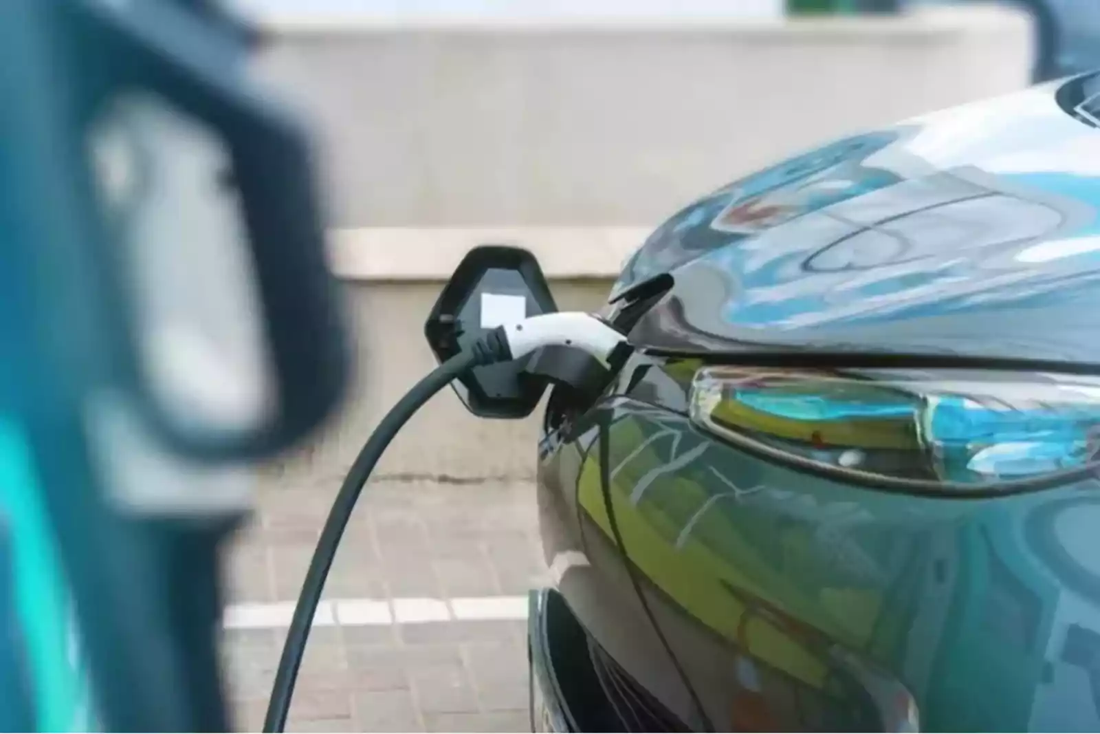 Autos eléctricos: Santa Fe dio el primer paso para contar con estaciones públicas de carga