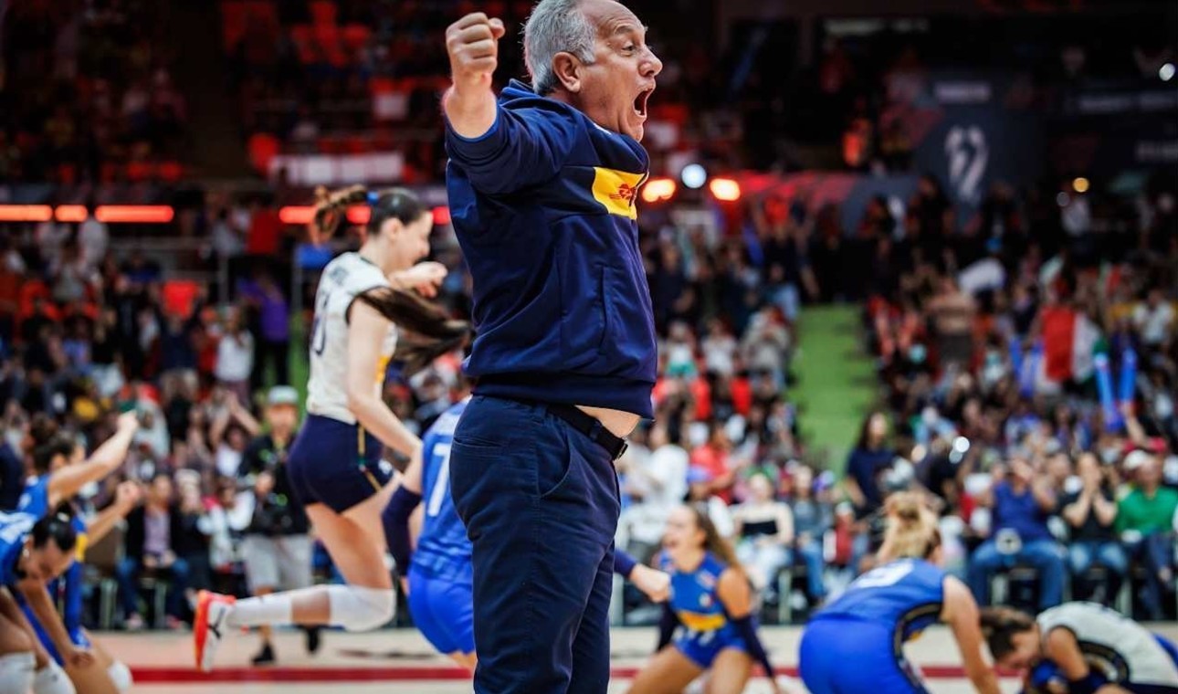 Extraordinario: Julio Velasco campeón del mundo con Italia Fem