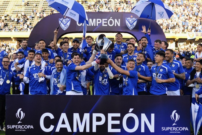 Vélez está Gordon de alegría: ganó la Supercopa Argentina en Rosario