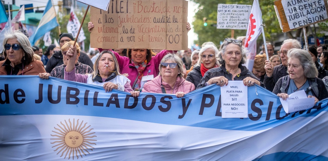 vez2VGqaW_1256x620__1.jpg Marchas de jubilados en todo el país: Reclaman por jubilaciones dignas y mejoras en salud