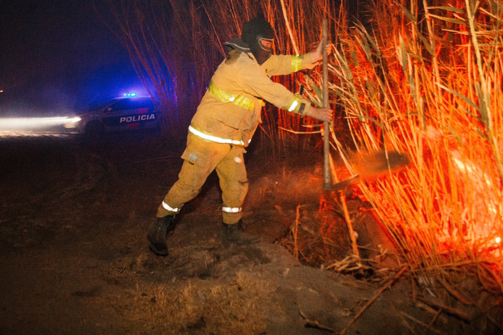 RAWSON: el Municipio mitigó los incendios en Médano de Oro por las consecuencias del viento zonda