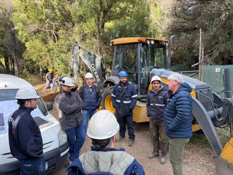 Se comenzó la obra de ampliación de red de gas en Villa Lago Gutiérrez y Reina Mora