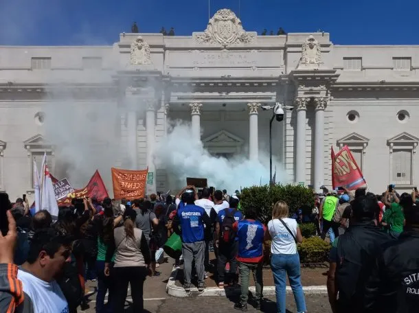 violencia legislatura.webp